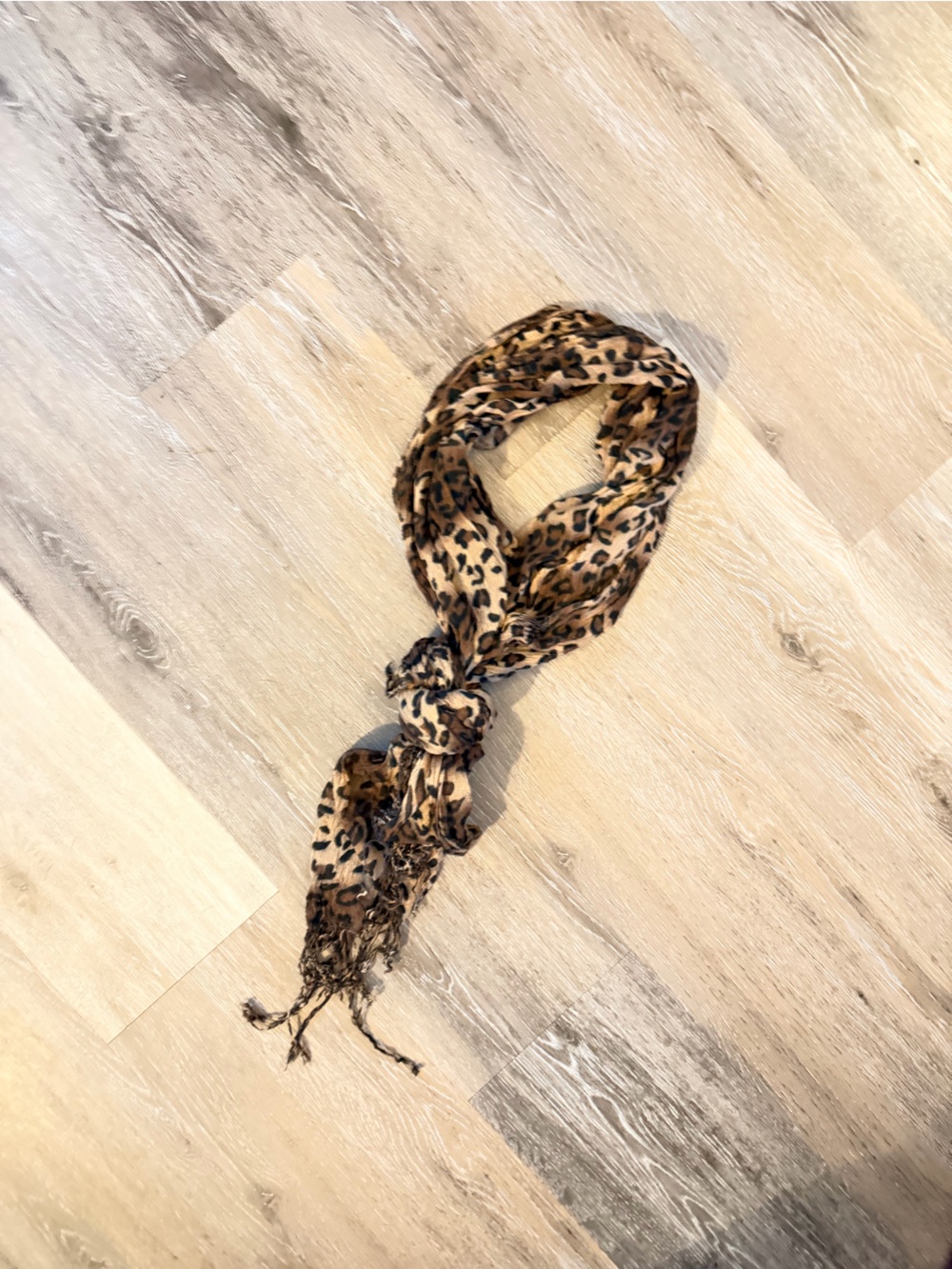 Lightweight Leopard Print Scarf - Brown